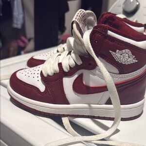 Air Jordan 1  retro high OG ARTISANAL RED